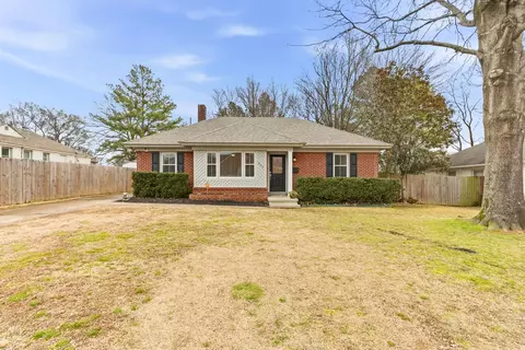932 Ivy Rd, Memphis, TN 38117
