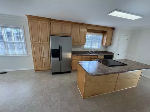 Kitchen - 2823 Elmore Park Rd, Bartlett, TN 38134 photo 2 of 2
