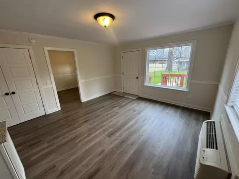 Living - 2823 Elmore Park Rd, Bartlett, TN 38134 photo 4 of 4