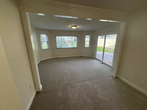 Living - 2823 Elmore Park Rd, Bartlett, TN 38134 photo 3 of 4