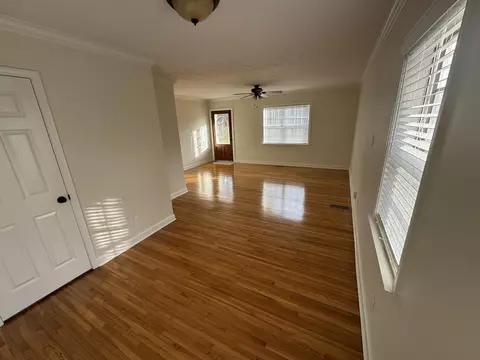 Living - 2823 Elmore Park Rd, Bartlett, TN 38134 photo 2 of 4