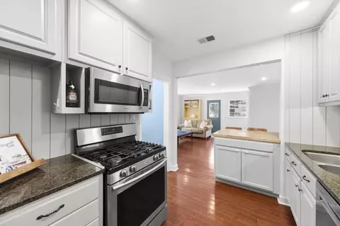 385 Holmes Cir, Memphis, TN 38111