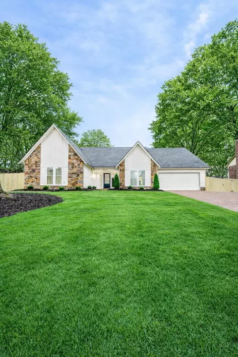2029 Littlemore Dr, Cordova, TN 38016