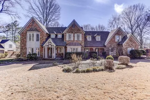 8469 Wood Briar Dr, Germantown, TN 38138