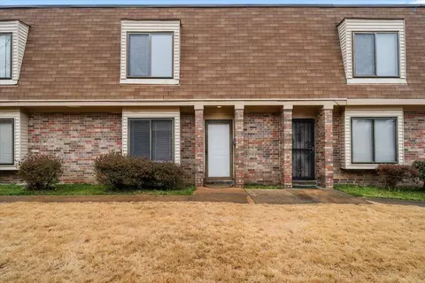6617 S Poplar Woods Cir #2, Germantown, TN 38138
