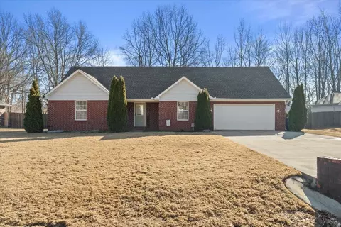 132 Madison Dr, Atoka, TN 38004