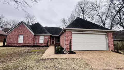 8387 Wind River Cir, Memphis, TN 38016