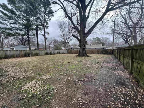 Exterior - 4635 Monaco Rd, Memphis, TN 38117 photo 3 of 4