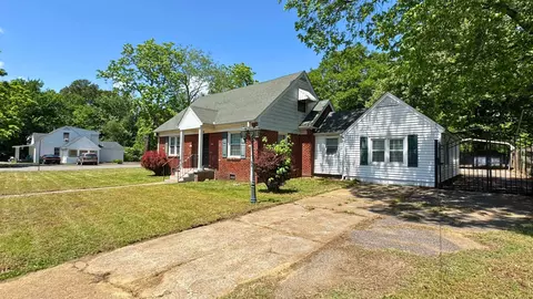 984 E Raines Rd, Memphis, TN 38116