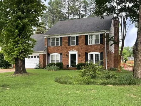 7545 Wheatley Dr, Germantown, TN 38138