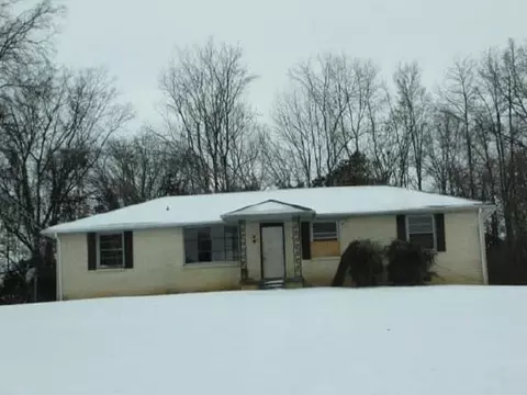 1870 Powell Rd, Clarksville, TN 37043