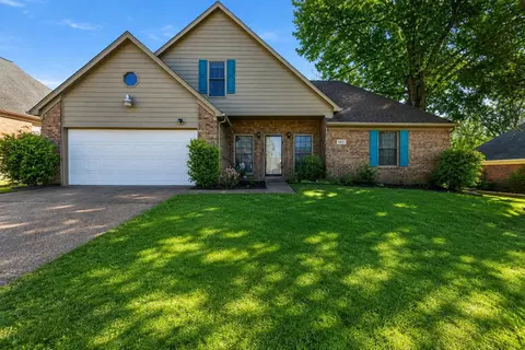 8417 N Wind River Cir, Cordova, TN 38016