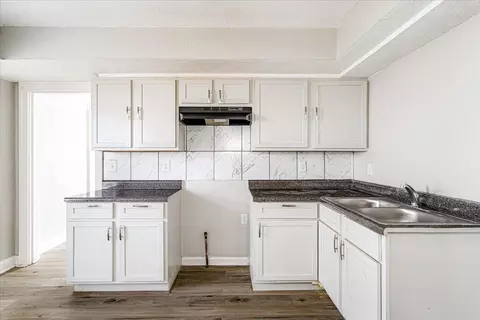 Kitchen - 3084 Pershing Ave, Memphis, TN 38112 photo 3 of 5
