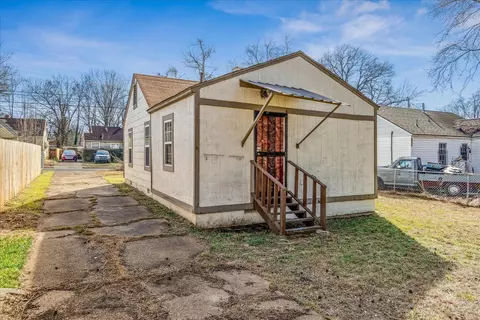 Exterior - 3084 Pershing Ave, Memphis, TN 38112 photo 5 of 8
