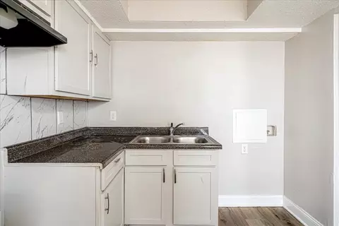 Kitchen - 3084 Pershing Ave, Memphis, TN 38112 photo 4 of 5