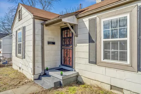 Exterior - 3084 Pershing Ave, Memphis, TN 38112 photo 4 of 8