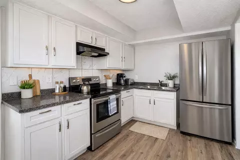 Kitchen - 3084 Pershing Ave, Memphis, TN 38112 photo 1 of 5