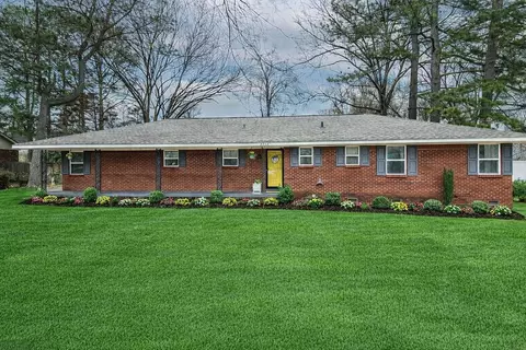 2662 Elmore Park Rd, Bartlett, TN 38134