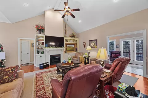 Living - 180 Strobbe Ln, Counce, TN 38326 photo 2 of 3