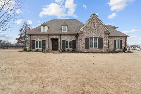 689 Fairway Dr, Covington, TN 38019