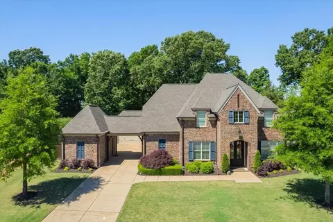 405 Saunders Creek Cir, Rossville, TN 38066