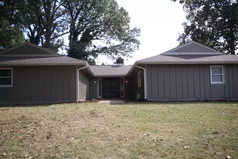 4795 Rolling Meadows Dr, Memphis, TN 38128