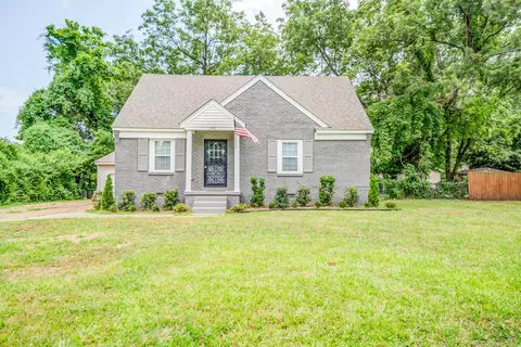 989 S Whitehaven Park Cir, Memphis, TN 38116