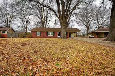 880 Craigwood Dr, Memphis, TN 38116