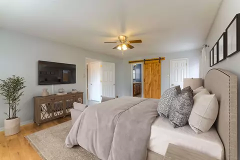 2110 Woodside Dr, Germantown, TN 38138