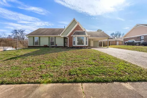 409 Little Oak Ln, Collierville, TN 38017