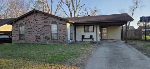 6373 Martinwest Dr, Millington, TN 38053