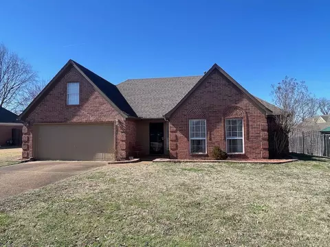 115 Lakewood Dr, Oakland, TN 38060