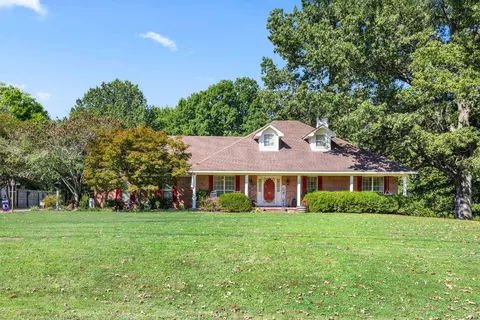 360 Lyndsey Dr, Brighton, TN 38011