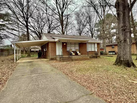 804 Lynn St, Somerville, TN 38068
