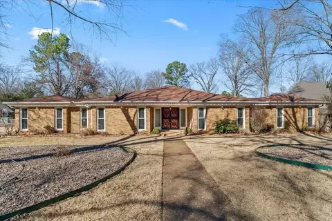 7504 Apple Valley Rd, Germantown, TN 38138
