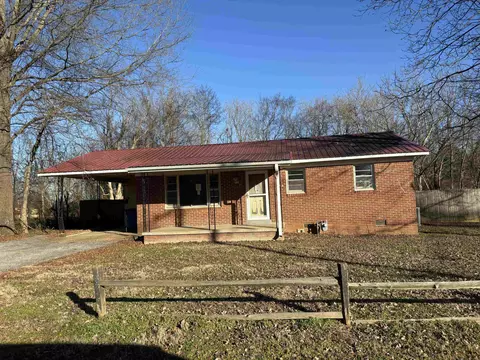 226 Wyatt St N, Bruceton, TN 38317