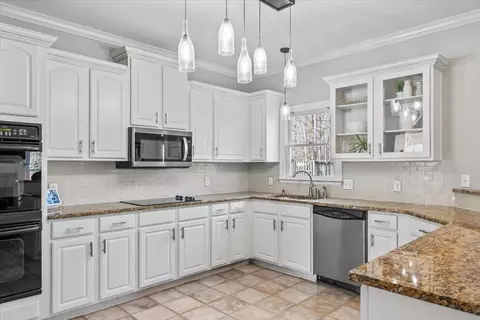Kitchen - 1804 Lisson Cv, Collierville, TN 38017 photo 1 of 3