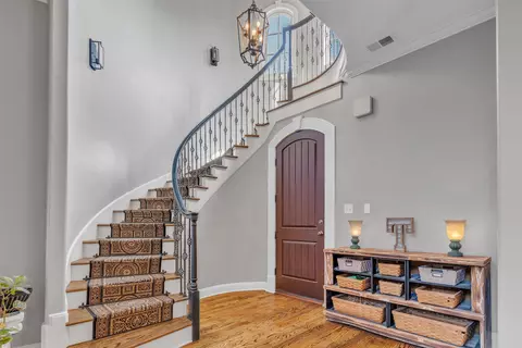 Entry Way - 1083 E Old Hearthstone Cir, Collierville, TN 38017 photo 2 of 5