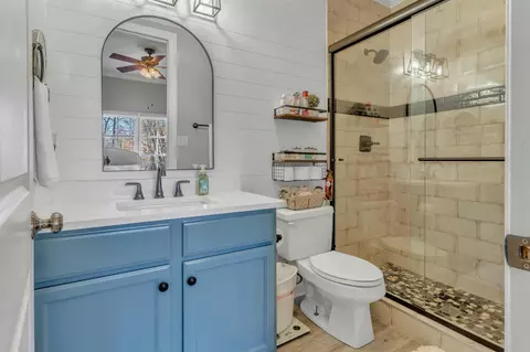 Bath - 1083 E Old Hearthstone Cir, Collierville, TN 38017 photo 1 of 7