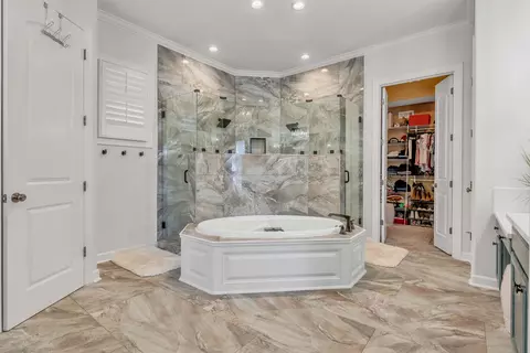 Bath - 1083 E Old Hearthstone Cir, Collierville, TN 38017 photo 2 of 7