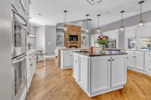 Kitchen - 1083 E Old Hearthstone Cir, Collierville, TN 38017 photo 1 of 4