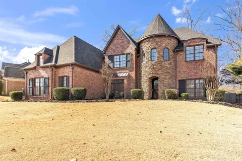 1083 E Old Hearthstone Cir, Collierville, TN 38017