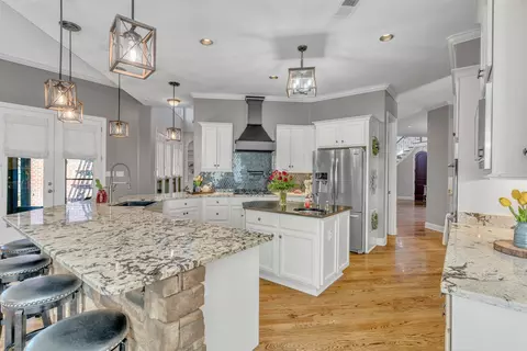 Kitchen - 1083 E Old Hearthstone Cir, Collierville, TN 38017 photo 2 of 4