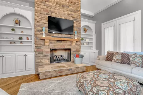 Living - 1083 E Old Hearthstone Cir, Collierville, TN 38017 photo 3 of 3