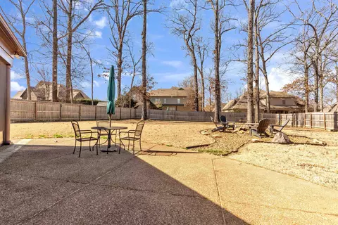 Exterior - 1083 E Old Hearthstone Cir, Collierville, TN 38017 photo 3 of 4