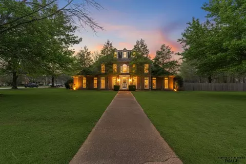 923 Woodland Trace Ln, Cordova, TN 38018