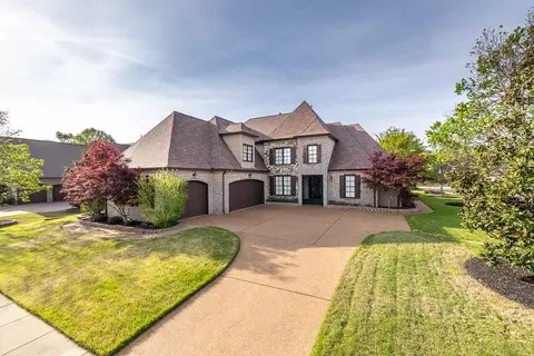 10181 Ivy Oak Ln, Lakeland, TN 38002
