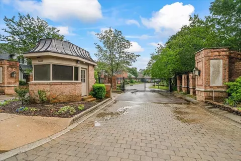 1020 Humphrey Oaks Cir, Memphis, TN 38120
