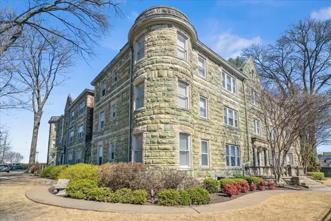 1118 Poplar Ave #11, Memphis, TN 38105