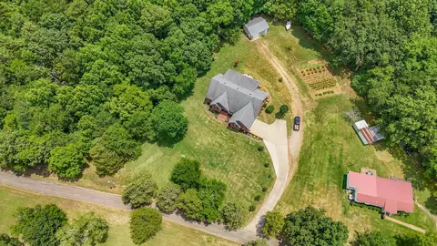 225 Nixon Loop, Savannah, TN 38372